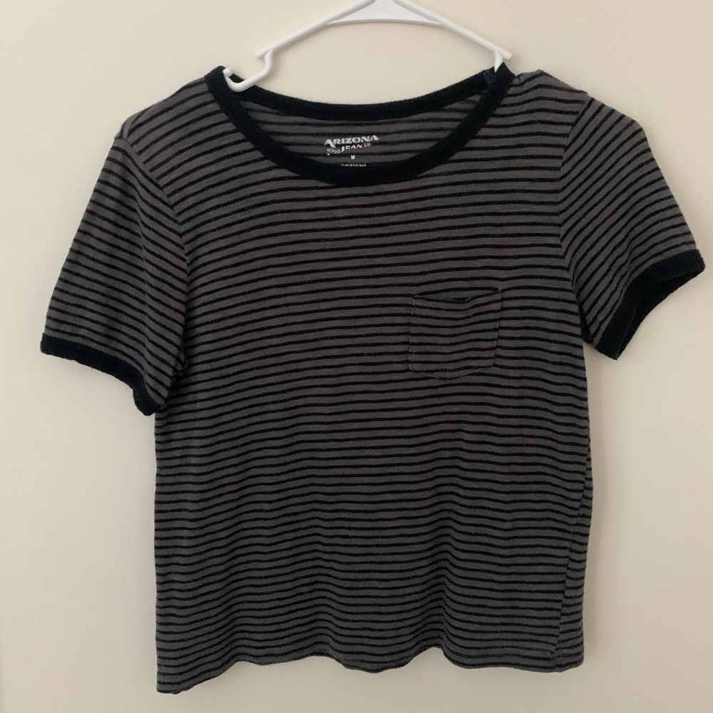 Striped crop top shirt